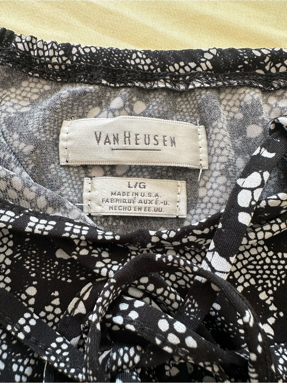 Van Heusen Black Floral V-Neck Blouse with Mixed Print off shoulder soft - Picture 4 of 14